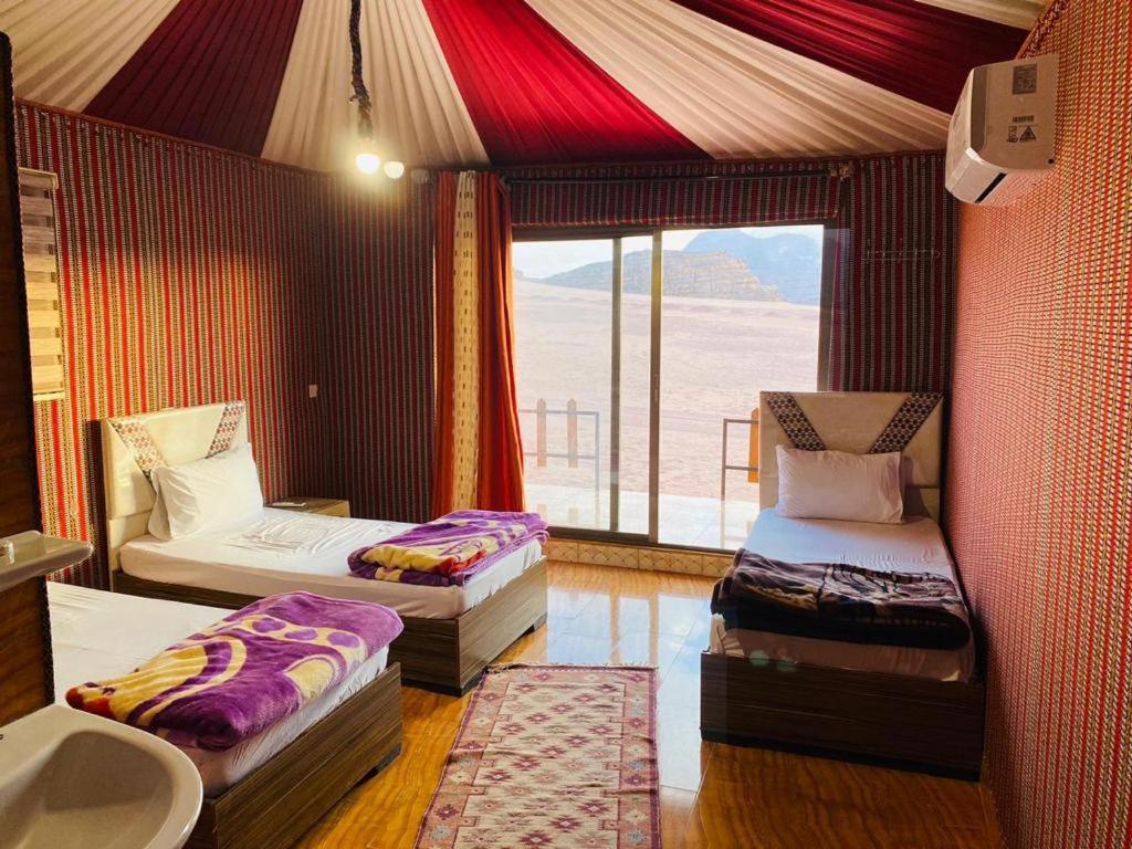 W Camp Wadi Rum Esterno foto